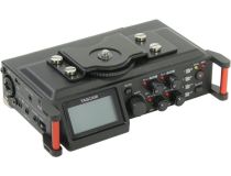 TASCAM DR-70D 4-канальный аудиорекордер для камер DSLR (LCD, SDXC, USB2.0, 4xAA)